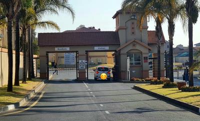 Apartment / Flat For Sale in Ormonde View, Johannesburg