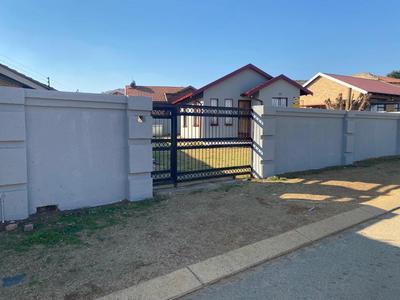 House For Sale in Naturena, Johannesburg