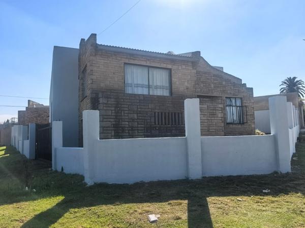 House For Sale in Orlando West, Soweto