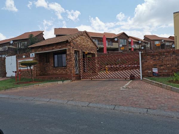 House For Sale in Mondeor, Johannesburg